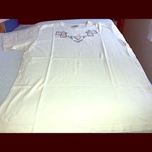 Short sleeve pullover top